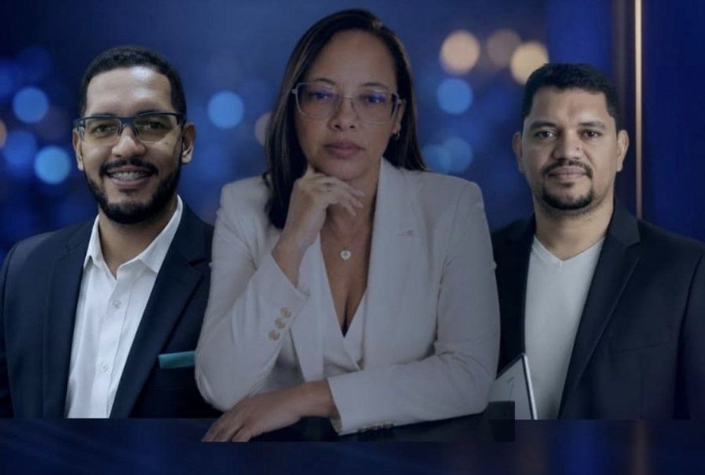 Os três fundadores da Agência no Bolso: Joel Visgueira, Raquel Visgueira ao centro e Salatiel Batista